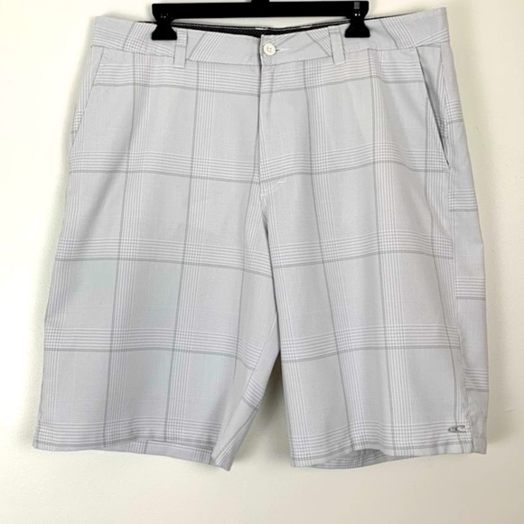 O'NEILL Gray White Windowpane Plaid Shorts Size 38 - Picture 1 of 7